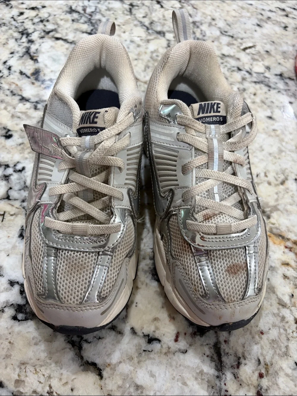 Nike Kids' Sz2.5 Vomero gray chrome Velcro & Lace Sneakers